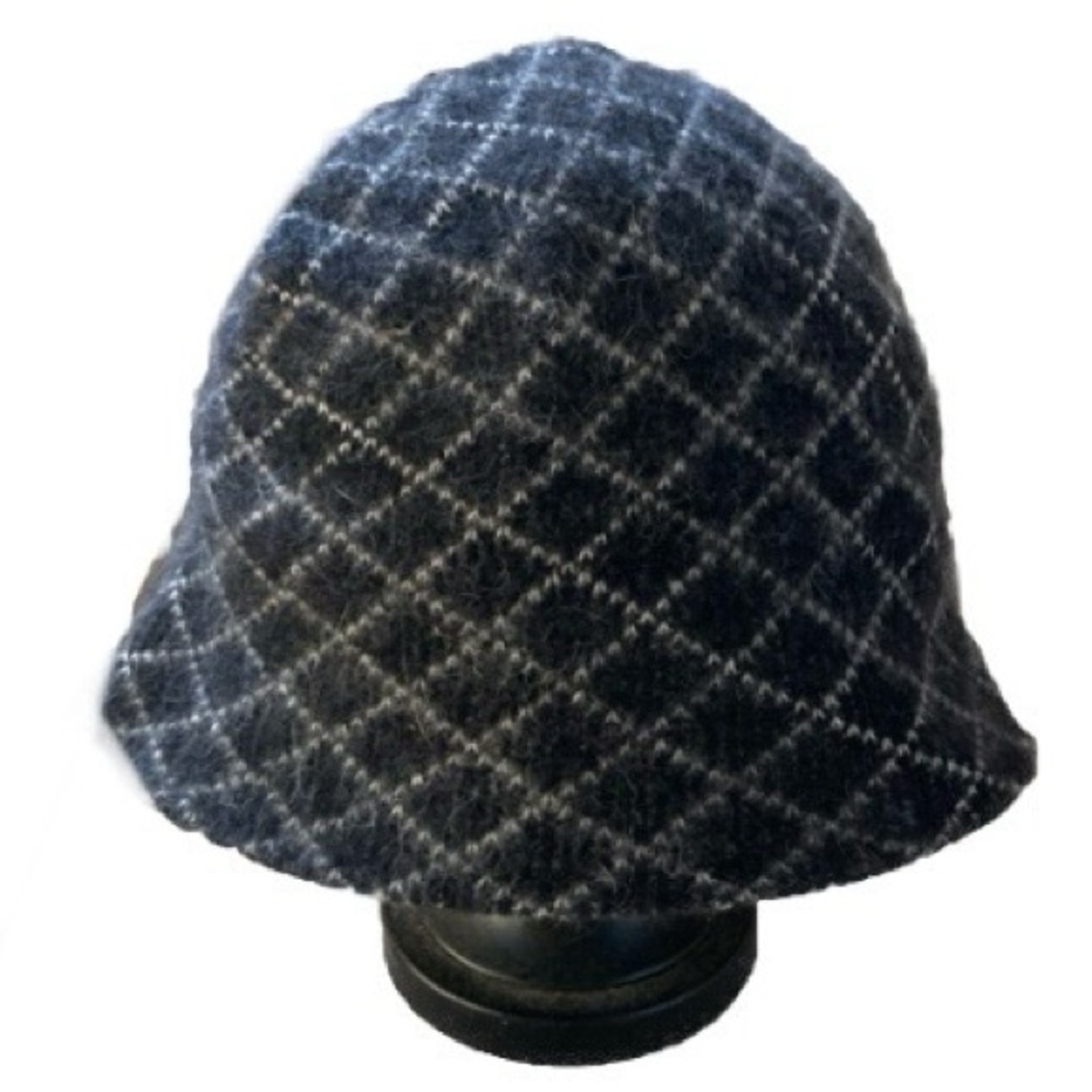 ANGORA Bucket Hat Soft Fuzzy Warm Black Gray Checkered Pattern